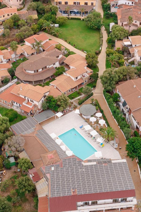 Amareclub Le Rose Hotell San Teodoro  Exteriör bild