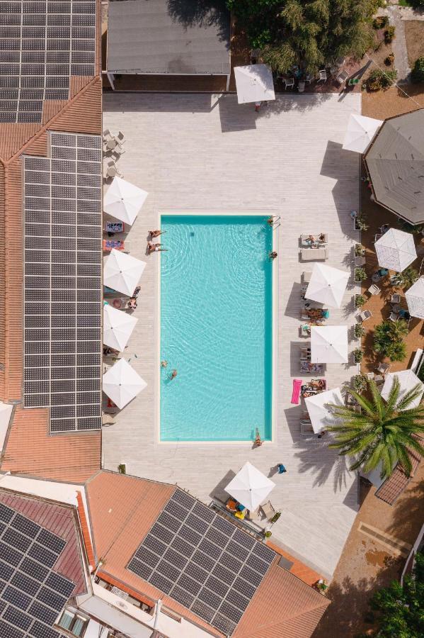 Amareclub Le Rose Hotell San Teodoro  Exteriör bild