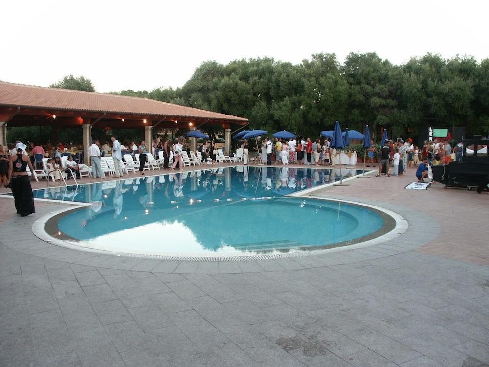 Amareclub Le Rose Hotell San Teodoro  Exteriör bild