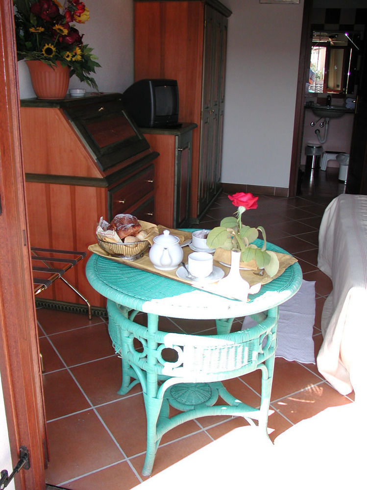 Amareclub Le Rose Hotell San Teodoro  Exteriör bild
