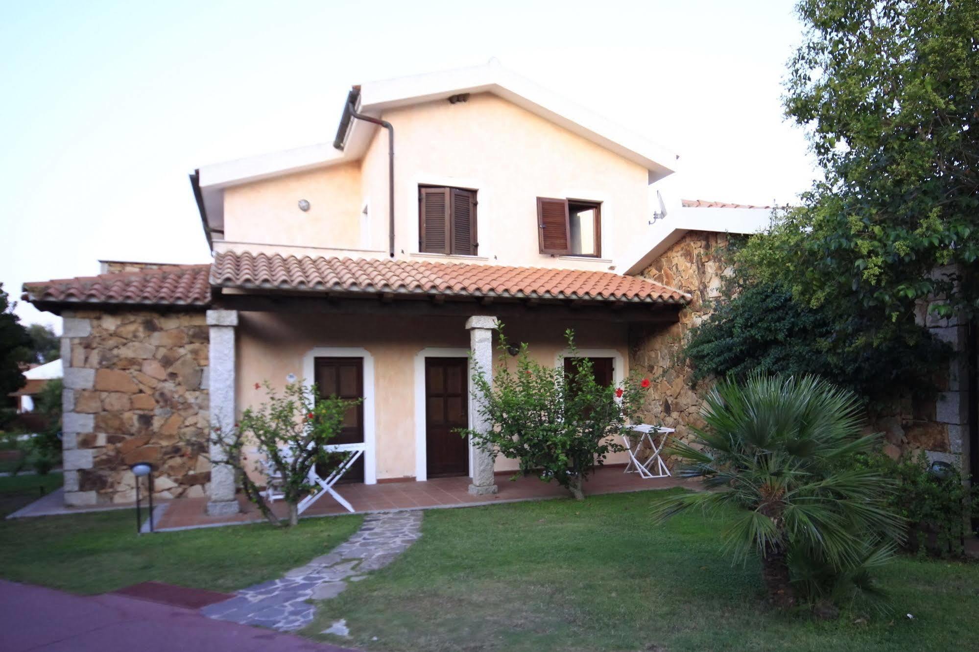 Amareclub Le Rose Hotell San Teodoro  Exteriör bild